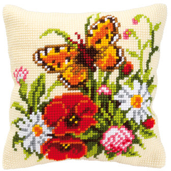 Coussin Papillon entre des Fleurs