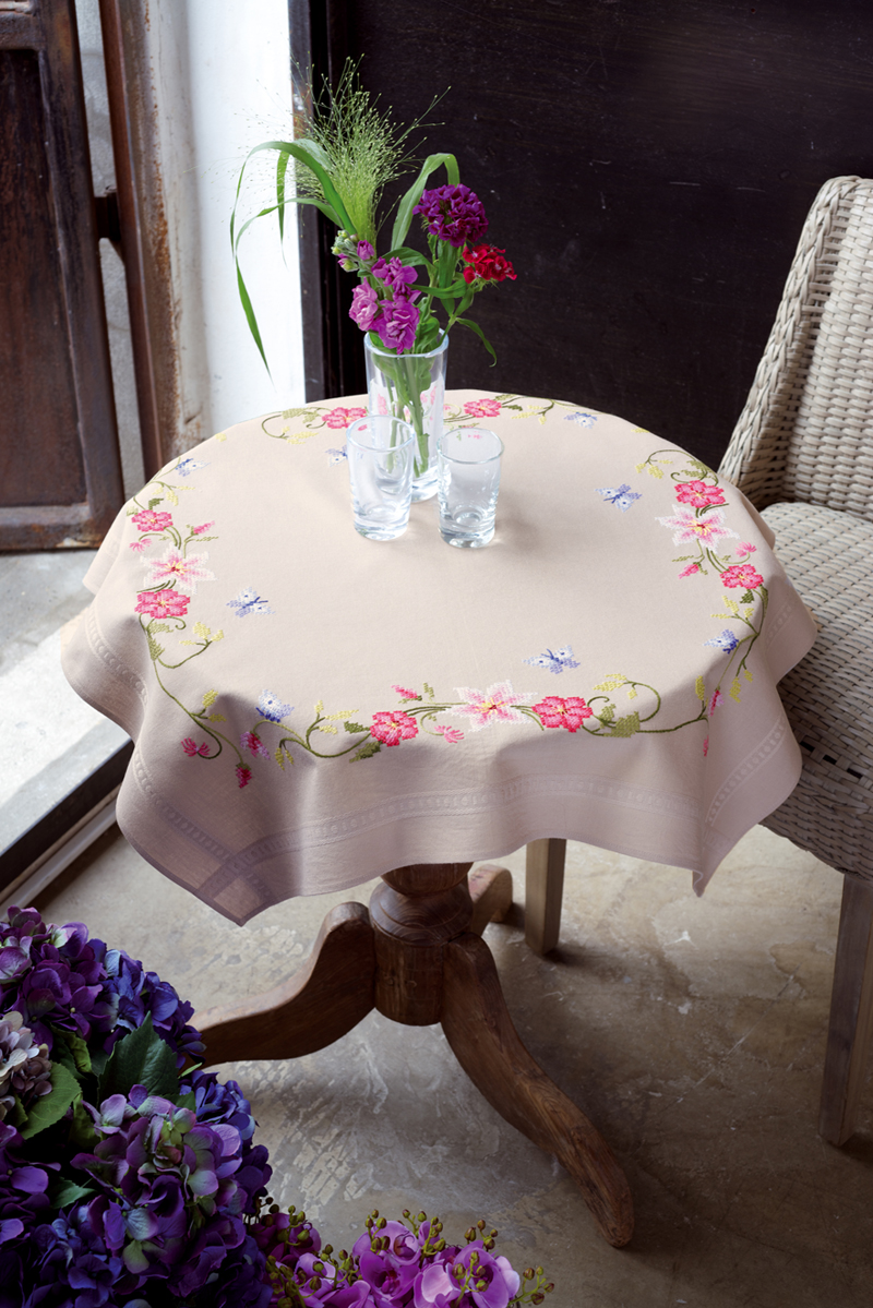 Nappe Fleurs roses avec Papillon