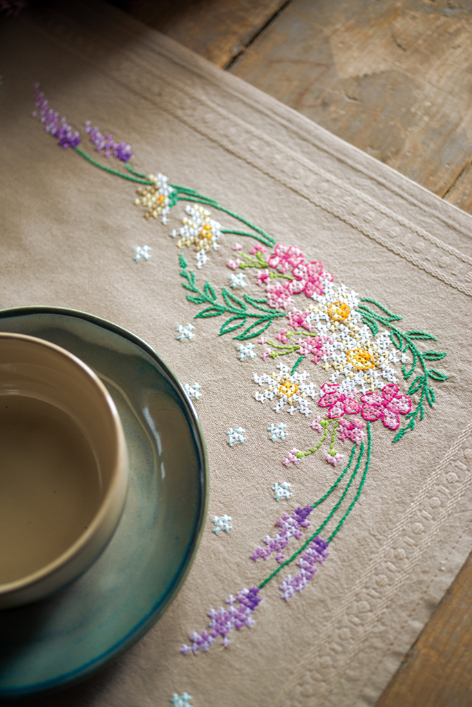 Chemin de table Fleurs Printemps II