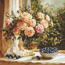Borduurpakkket Luca-S Vase with Roses and Blueberries B719