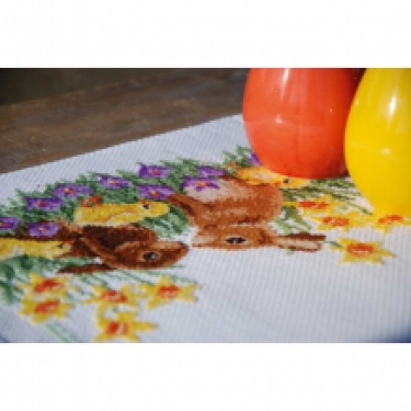 Chemin de table Lapins avec Poussins