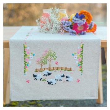 Tafelloper Vervaco 'Schaapjes in de Wei' PN-0231699